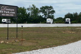 picture of a bumper pull trailer staying at Dantzyn RV Park